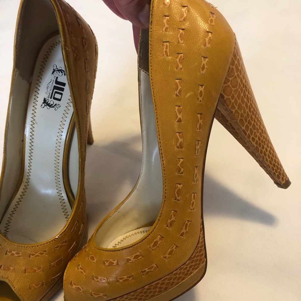 Jennifer Lopez Yellow Beige Heels